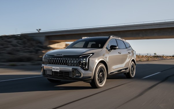 Kia México concluyó 2025 con 111,172 vehículos comercializados, la cifra más alta desde que la marca opera en el país, de acuerdo con información difundida por la propia compañía. El volumen representó un incremento de 6.5% respecto a 2024.