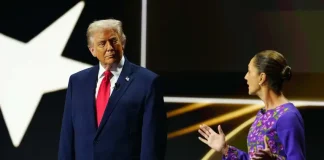 La presidenta Claudia Sheinbaum Pardo afirmó que el pueblo de México debe tener la certeza de que su gobierno nunca negociará la soberanía ni la integridad territorial del país, y subrayó que la relación con Estados Unidos se basa en una coordinación sin subordinación, entre iguales. Señaló que este principio guía de manera permanente la comunicación y el diálogo con el presidente Donald Trump, con quien México mantiene una relación continua desde hace casi un año, enfocada en la defensa del pueblo mexicano dentro y fuera del país. Sheinbaum sostuvo que el diálogo es la vía principal para avanzar, aunque dejó claro que, de ser necesario, su gobierno no descartará convocar a una movilización para defender estos principios.