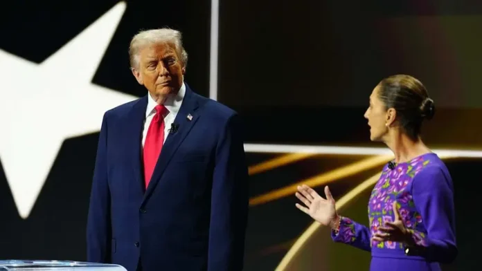 La presidenta Claudia Sheinbaum Pardo afirmó que el pueblo de México debe tener la certeza de que su gobierno nunca negociará la soberanía ni la integridad territorial del país, y subrayó que la relación con Estados Unidos se basa en una coordinación sin subordinación, entre iguales. Señaló que este principio guía de manera permanente la comunicación y el diálogo con el presidente Donald Trump, con quien México mantiene una relación continua desde hace casi un año, enfocada en la defensa del pueblo mexicano dentro y fuera del país. Sheinbaum sostuvo que el diálogo es la vía principal para avanzar, aunque dejó claro que, de ser necesario, su gobierno no descartará convocar a una movilización para defender estos principios.