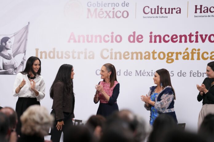 Gobierno ofrece 30% de estímulo fiscal a industria cinematográfica; exige 70% de proveeduría mexicana