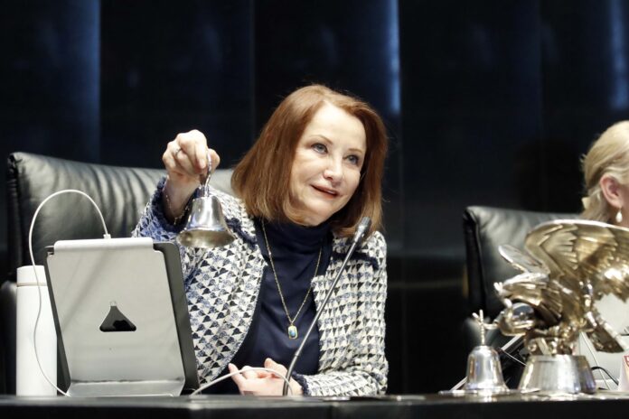 El Pleno avaló las modificaciones al artículo 123 constitucional con 121 votos a favor en lo general; y 103 votos a favor y 15 contra en lo particular.