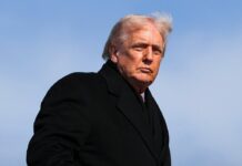 Donald Trump firma orden ejecutiva contra los países vinculados con Irán; amenaza con aranceles