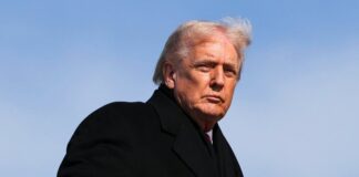 Donald Trump firma orden ejecutiva contra los países vinculados con Irán; amenaza con aranceles