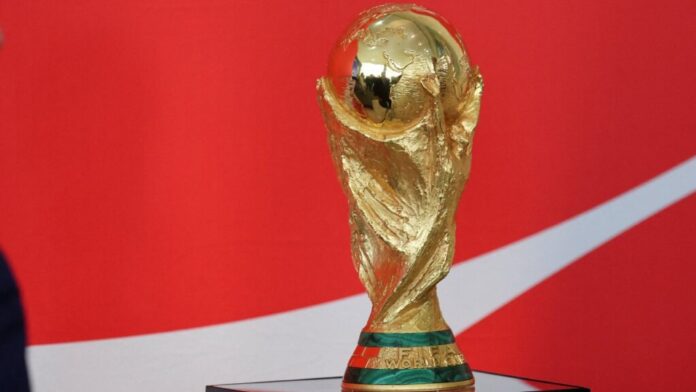 El trofeo oficial de la Copa del Mundo arribó a México como parte de la gira internacional previa al Mundial de 2026, en una visita que marca el inicio formal de la cuenta regresiva para la máxima justa del futbol internacional y reactiva la expectativa en torno a la organización del torneo.