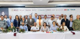 Encuentro con integrantes del sector turístico de Mazatlán