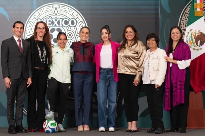 El gobierno federal anunció el concurso “Representa a México en la Inauguración del Mundial”, mediante el cual una joven futbolista asistirá a la ceremonia inaugural de la Copa del Mundo de 2026 en lugar de la presidenta Claudia Sheinbaum Pardo.