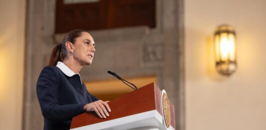 La presidenta de México, Claudia Sheinbaum, reconoció que uno de los principales pendientes en materia de igualdad de género es la baja participación de mujeres en el sector financiero y empresarial, particularmente en los niveles directivos de bancos, aseguradoras e intermediarios financieros.