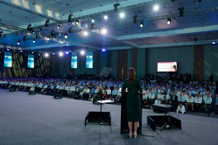 En la conferencia matutina de este viernes, la presidenta Claudia Sheinbaum Pardo aseguró que los principales bancos del país manifestaron una percepción positiva sobre el funcionamiento del Poder Judicial y se comprometieron a ampliar el acceso al crédito, especialmente para pequeñas y medianas empresas (Pymes). En la conferencia matutina de este viernes, la presidenta Claudia Sheinbaum Pardo aseguró que los principales bancos del país manifestaron una percepción positiva sobre el funcionamiento del Poder Judicial y se comprometieron a ampliar el acceso al crédito, especialmente para pequeñas y medianas empresas (Pymes).