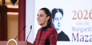 La presidenta Claudia Sheinbaum aseguró que la reciente presión sobre el peso, que rebasó los 18 por dóla, responde al contexto internacional marcado por el conflicto en Irán y el alza en los precios del petróleo, y no a la decisión del Banco de México de recortar la tasa de interés.