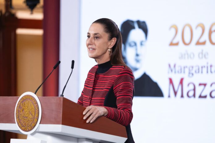 La presidenta Claudia Sheinbaum aseguró que la reciente presión sobre el peso, que rebasó los 18 por dóla, responde al contexto internacional marcado por el conflicto en Irán y el alza en los precios del petróleo, y no a la decisión del Banco de México de recortar la tasa de interés.