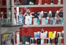 Casas de empeño en México: alternativa de liquidez inmediata entre reglas, costos y riesgos Las casas de empeño siguen siendo una alternativa de financiamiento para miles de familias en México que requieren liquidez inmediata, especialmente en momentos de presión económica como la llamada “cuesta de enero”. Sin embargo, especialistas advierten que recurrir a este mecanismo implica conocer las reglas, los costos reales y las condiciones bajo las cuales se puede recuperar una prenda.