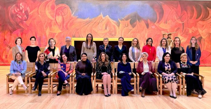 La Fundación Por México anunció la primera edición del Reconocimiento “VIRTUS 2026: 100 Mujeres Por México”, una iniciativa nacional que distinguirá a cien mujeres cuyo liderazgo, compromiso social y trayectoria han contribuido al fortalecimiento de sus comunidades y al desarrollo del país.