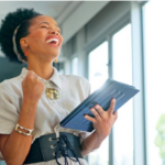 Ventajas de solicitar un crédito en línea Imagen de Shutterstock