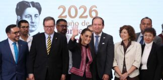 La presidenta Claudia Sheinbaum aseguró que su gobierno no ignorará la evidencia científica sobre los efectos negativos de la fractura hidráulica ni tomará decisiones a espaldas de las comunidades, al subrayar que cualquier posible desarrollo energético estará sujeto tanto a evaluación técnica como a la participación social.