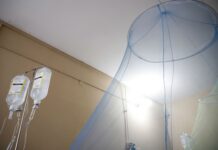 Investigación local y federal por muertes en clínica de Hermosillo por sueros vitaminados