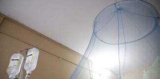 Investigación local y federal por muertes en clínica de Hermosillo por sueros vitaminados