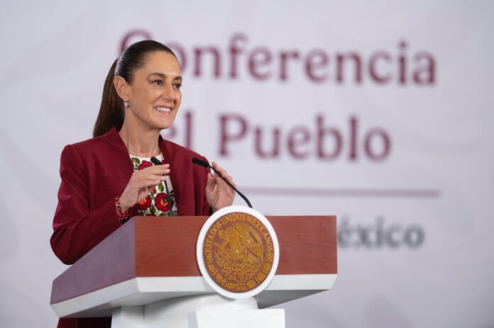 La presidenta de México, Claudia Sheinbaum, rechazó que exista relación entre su reciente reunión con el fondo de inversión BlackRock y el plan del gobierno federal para fortalecer la extracción de gas en el país, en el marco de su estrategia de soberanía energética.